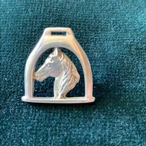 Horse pin